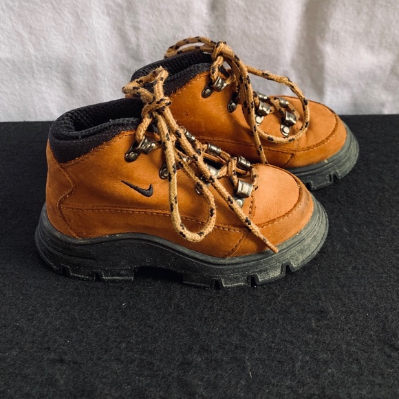 Nike Other - Nike hiking boots for boys construction style Nike Other - Nike hiking boots for boys construction style